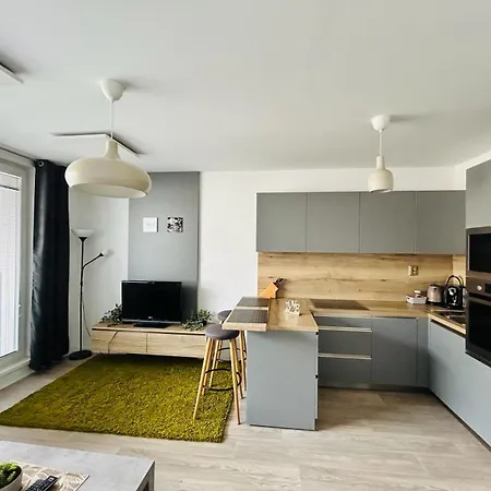 Krásny útulný S Balkónom A Parkovaním!