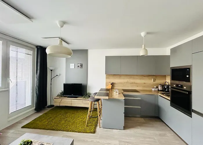 Krasny Utulny S Balkonom A Parkovanim!